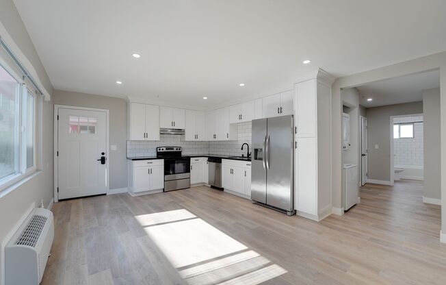 3 beds, 3 baths, 1,070 sqft, $4,095, Unit 101