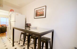 1 bed, 1 bath, 650 sqft, $2,300, Unit 2