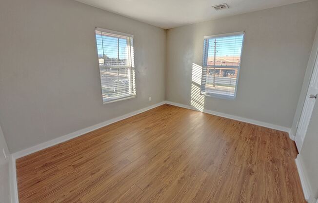 1 bed, 1 bath, 500 sqft, $650, Unit 2038 NW 25th St, #12E