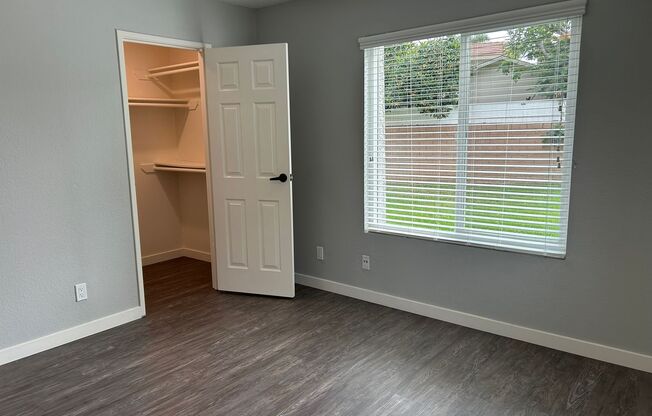 2 beds, 1 bath, 875 sqft, $2,595, Unit 49