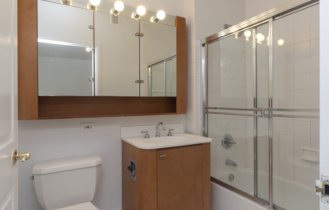 1 bed, 1 bath, $5,450, Unit 13F