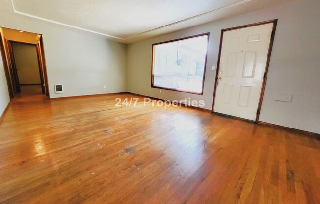 2 beds, 1 bath, $1,395, Unit 6714