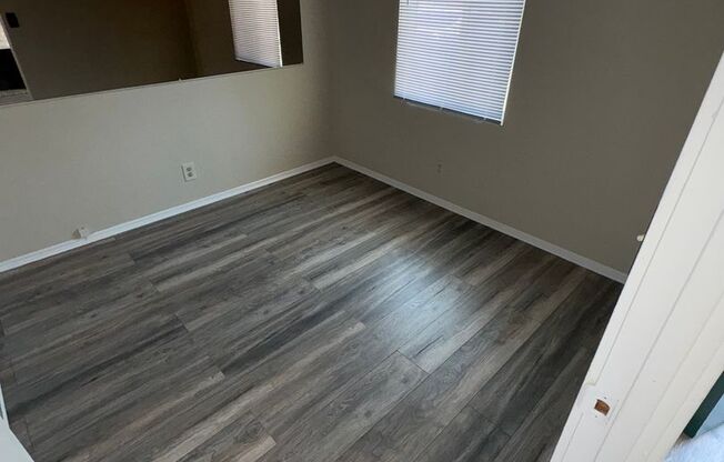 $1,895- ALL UTILITIES INCLUDED- BEAUTIFUL 1 BEDROOM 1 BATH IN LONG BEACH!!