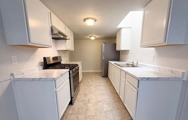 1115 FORESTBURG DR