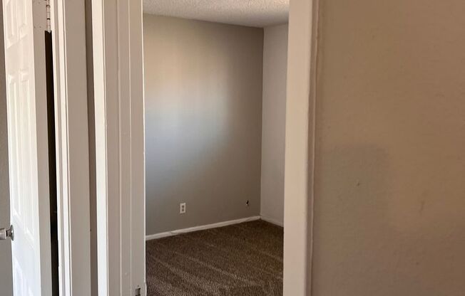 4 beds, 2 baths, $2,695, Unit Denver County