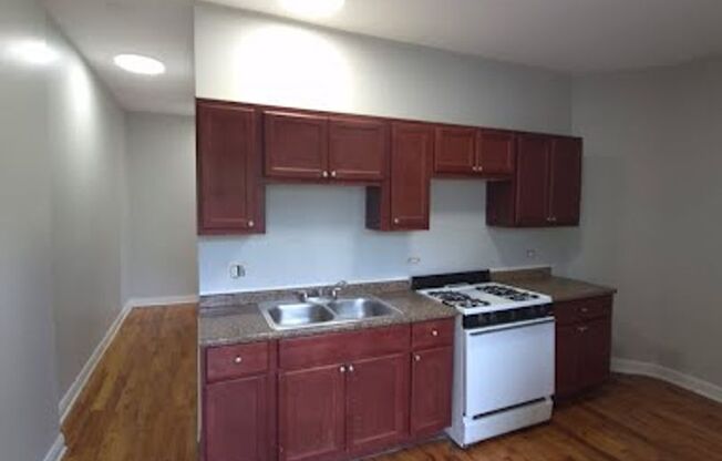 4157 W Adams
