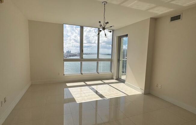2 beds, 2 baths, $4,300, Unit #3212