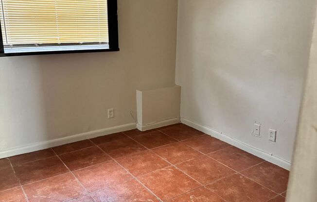 1 BED/ 1 BATH OAKLAND PARK