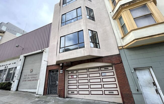 1385 Pacific Ave