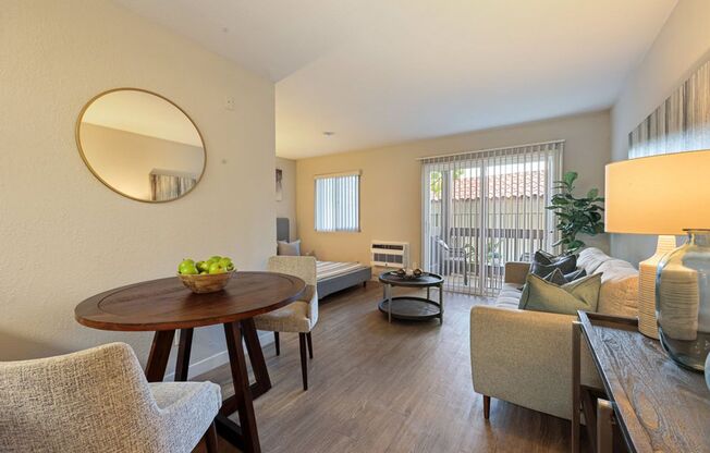 Studio, 1 bath, 468 sqft, $1,995, Unit B03