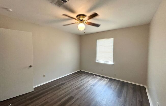 3 beds, 1 bath, $1,650