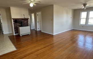 3 beds, 1 bath, 912 sqft, $1,800, Unit 5