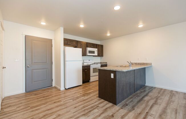 2 beds, 2 baths, 952 sqft, $1,695, Unit 106-302