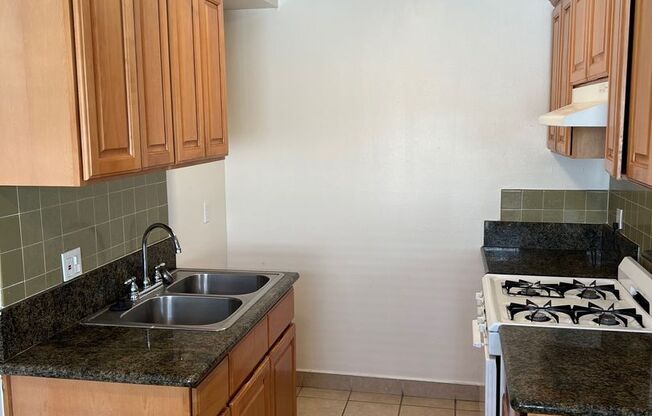 1 bed, 1 bath, $1,675, Unit 257