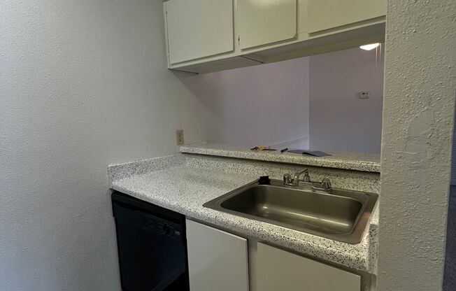 1 bed, 1 bath, 660 sqft, $1,000, Unit 206