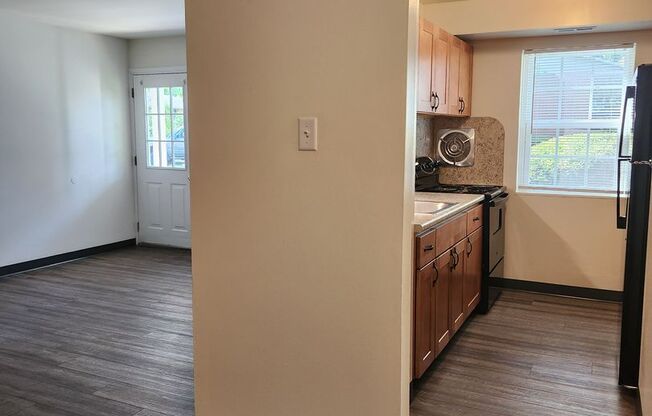 2 beds, 1 bath, 859 sqft, $1,450, Unit GL46005