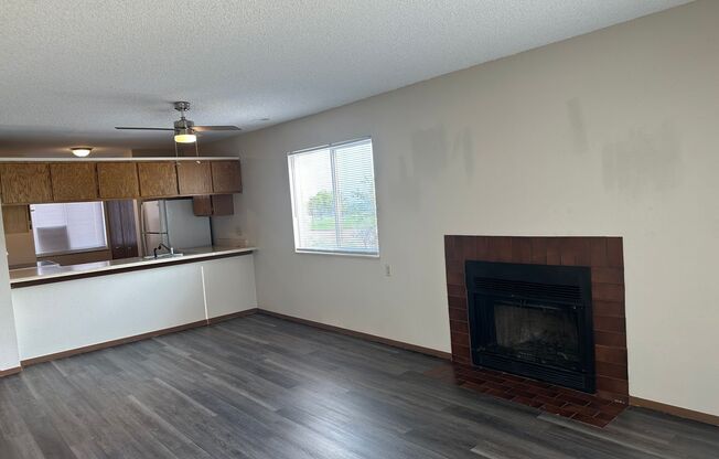 2 beds, 1 bath, 850 sqft, $1,260