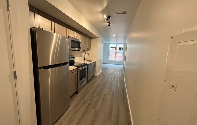 1 bed, 1 bath, 545 sqft, $1,610, Unit 411