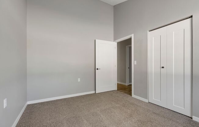 2 beds, 1 bath, 1,207 sqft, $1,995, Unit 04 2369 R