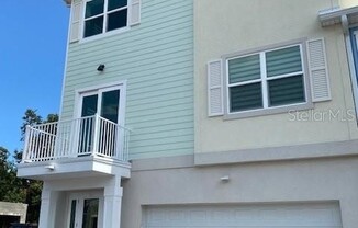 821 OAK BND LN