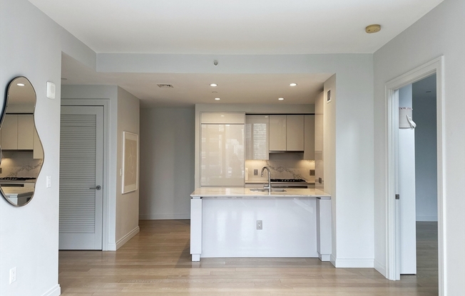 2 beds, 2 baths, 1,030 sqft, $9,000, Unit 1705