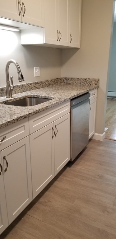 2 beds, 2 baths, 1,060 sqft, $2,800, Unit 32C