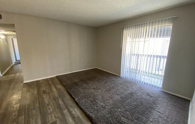 2 beds, 1 bath, 900 sqft, $1,051, Unit 16E