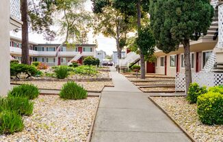 1530/40 Kentwood Apartments