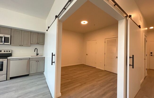 1 bed, 1 bath, 504 sqft, $1,565, Unit 310