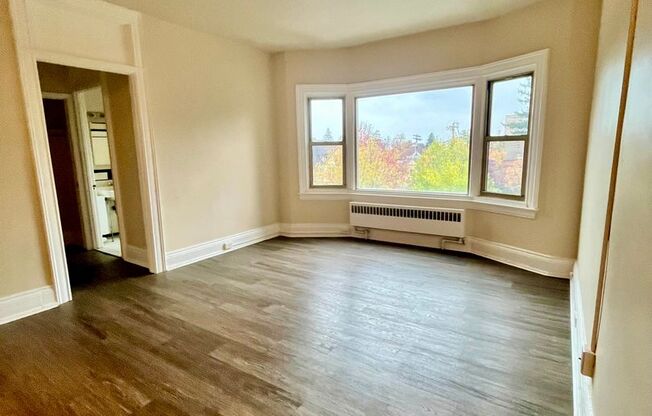 1 bed, 1 bath, $1,075, Unit 245