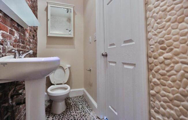 4 beds, 2 baths, $4,600, Unit 2