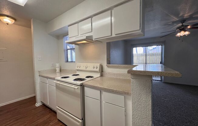 1 bed, 1 bath, 660 sqft, $900, Unit 31-1801