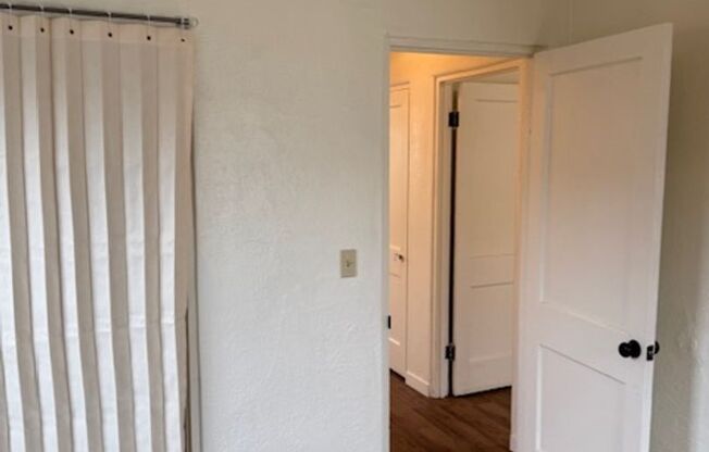 2 beds, 1 bath, $1,450