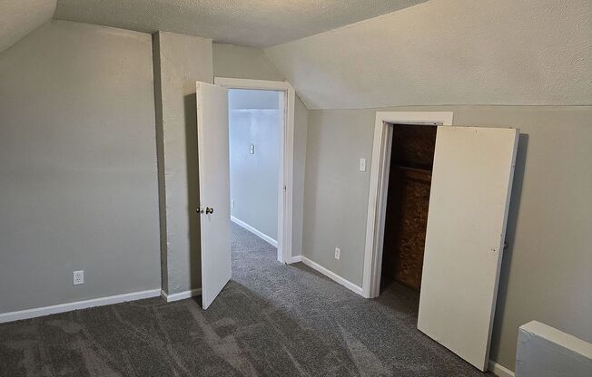 Update Spacious Home Near DownTown