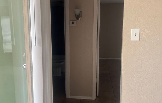 2 beds, 2 baths, 1,000 sqft, $1,725, Unit 3-1631-B