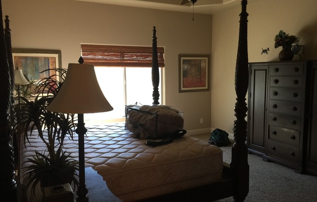 3 beds, 2 baths, $2,295