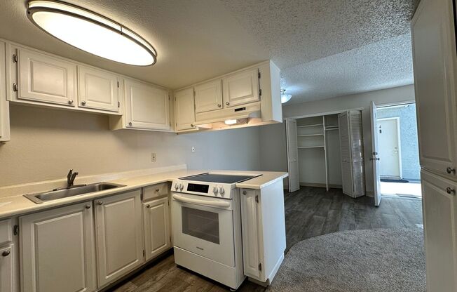 2 beds, 1 bath, 895 sqft, $1,700, Unit 494803
