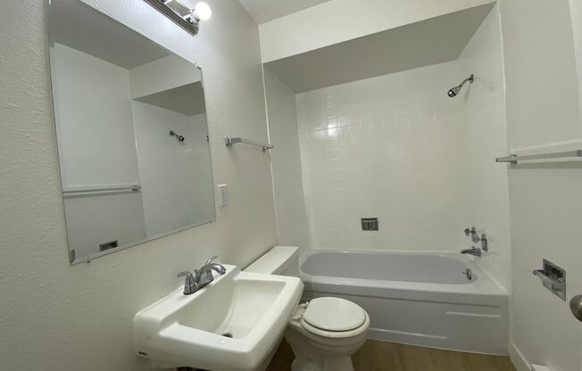 1 bed, 1 bath, 491 sqft, $1,025, Unit Unit 111