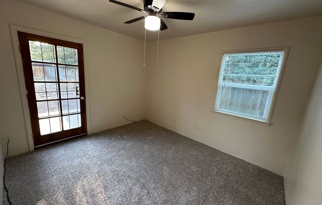 2 beds, 1 bath, $1,595