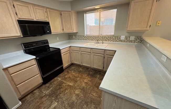 2 Bedroom - 2 Bath - 1 Car Garage - Phoenix