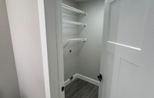 3 beds, 2.5 baths, 1,350 sqft, $1,450, Unit 1462 West Rockcrest Drive