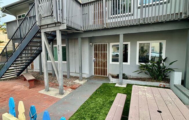 Two-bedroom, one-bathroom in South Mission!