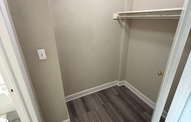 Studio, 1 bath, 400 sqft, $850, Unit #419
