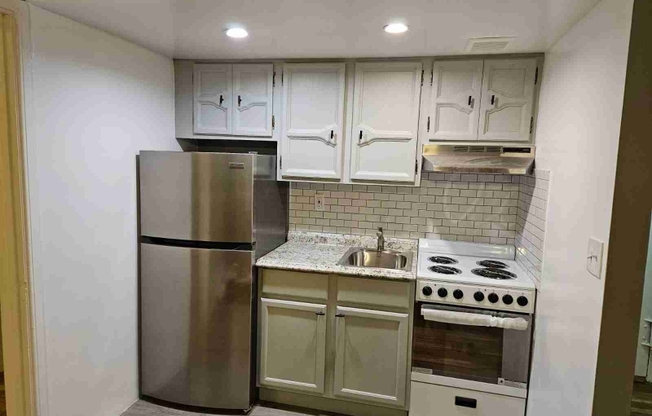 751 ADAMS AVE