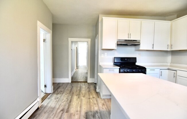 5 beds, 1 bath, 1,600 sqft, $3,800, Unit 2