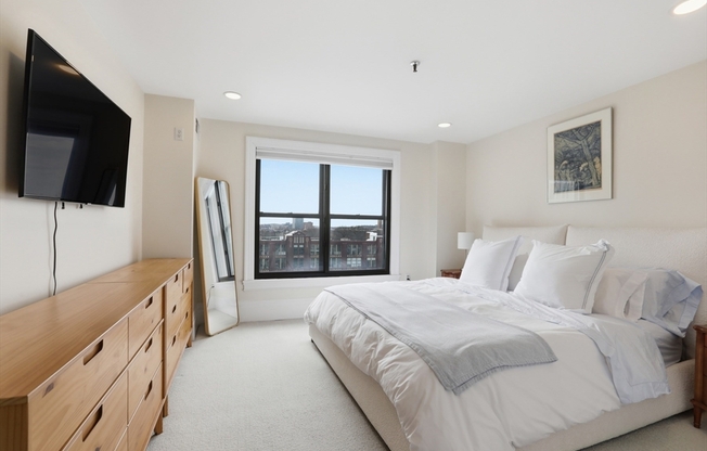 2 beds, 1 bath, 905 sqft, $6,600, Unit 801