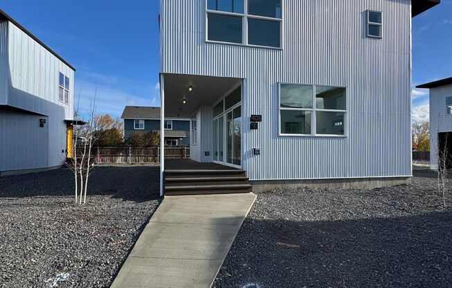 Spacious 4-Bedroom, 3-Bath Home with Stunning Views