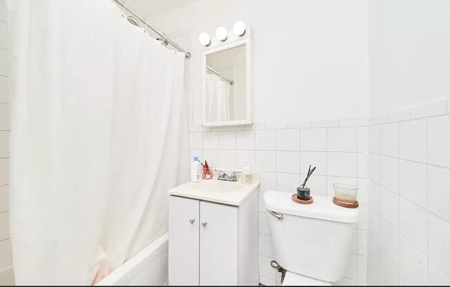 223 E 58 ST