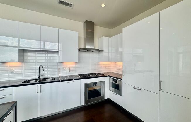 2 beds, 2 baths, 1,455 sqft, $4,000, Unit 1103