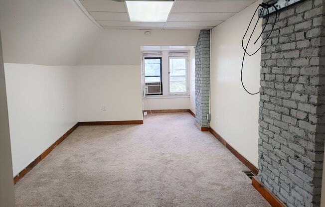 Studio, 1 bath, $725, Unit C